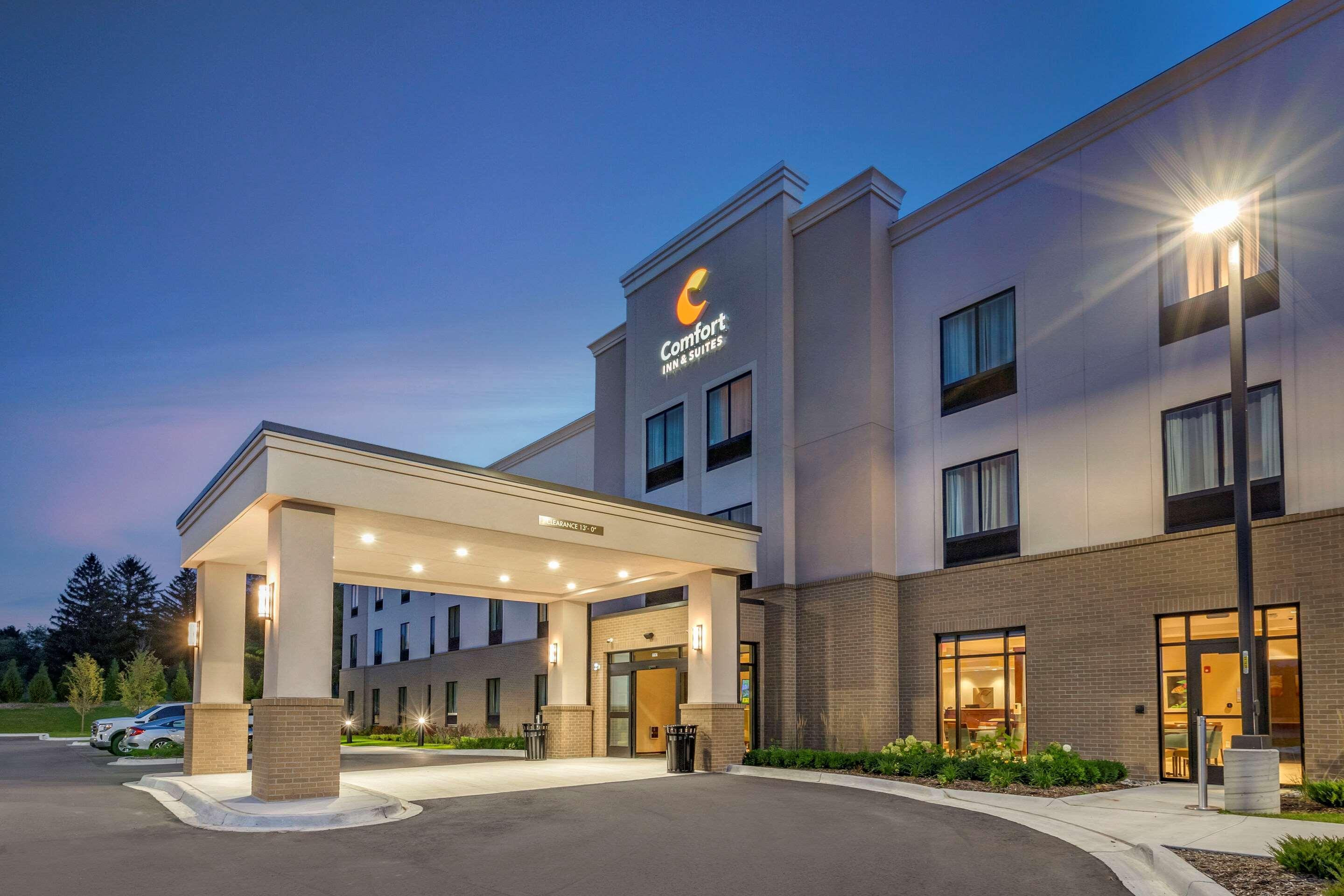 Comfort Inn & Suites Clarkston Exterior photo