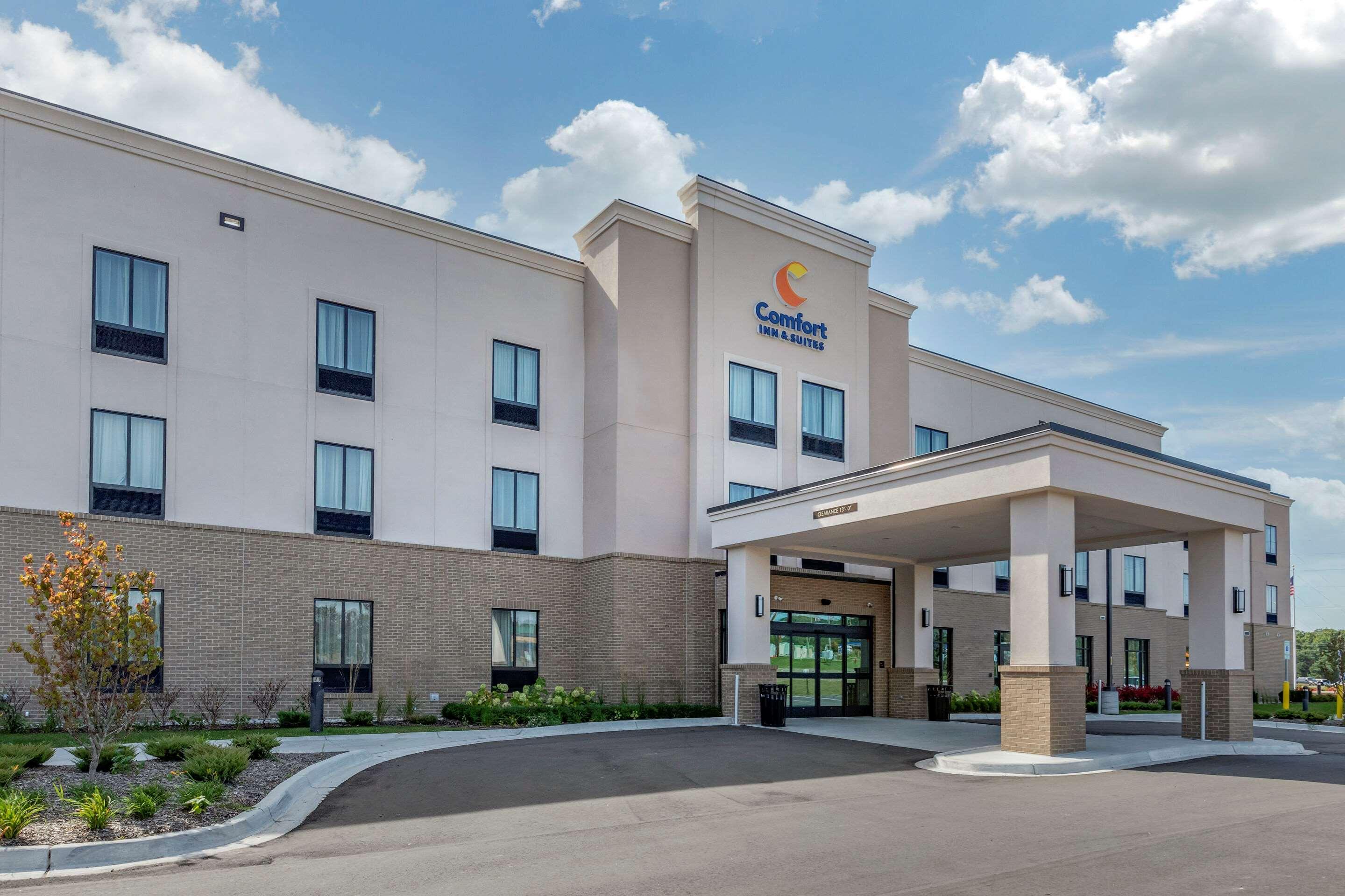 Comfort Inn & Suites Clarkston Exterior photo